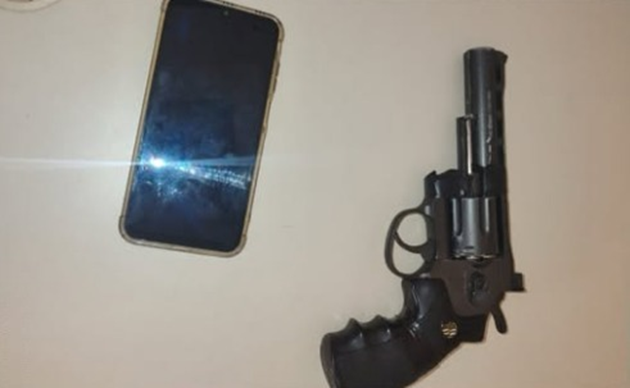 HOMEM É PRESO EM FLAGRANTE APÓS INVADIR HOTEL E AMEAÇAR COMPANHEIRA EM AVARÉ