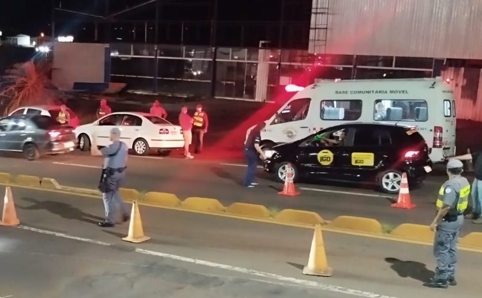 BLITZ DA OPERAÇÃO DIREÇÃO SEGURA FLAGRA 13 CONDUTORES QUE SE NEGARAM A SOPRAR O BAFÔMETRO EM AVARÉ